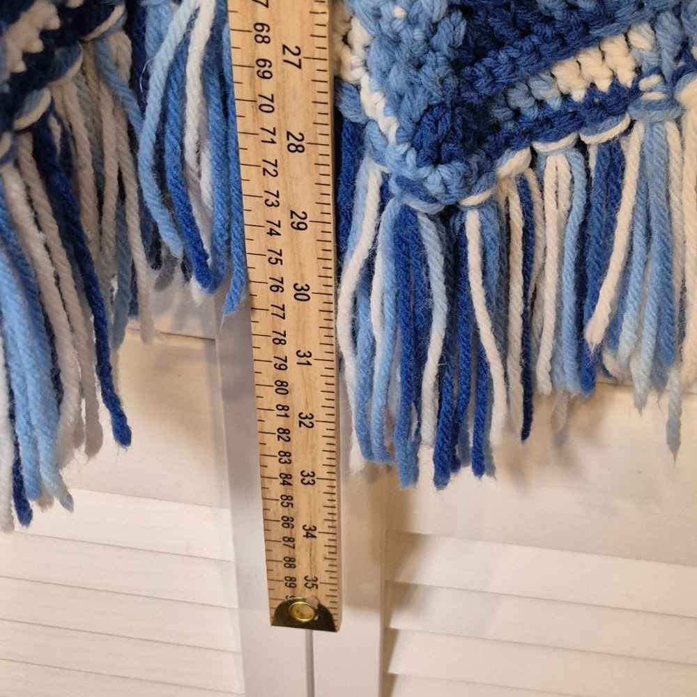 Vtg 70s 80s‎ Crochet Poncho Blue White Chevron Fringe Handmade Boho Hippie Cape - Picture 6 of 11